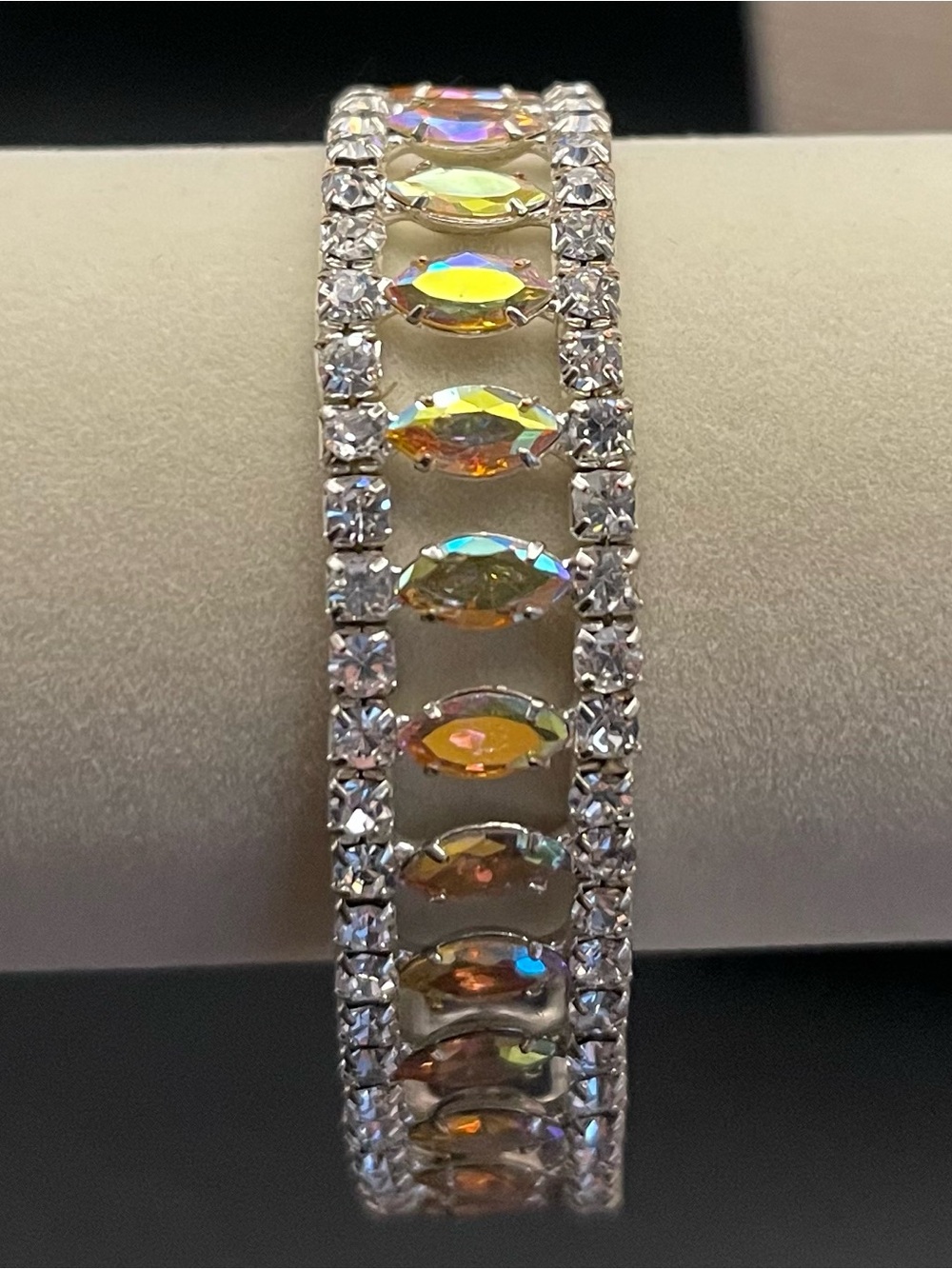 Vtg AB Aurora Borealis Marquise Rhinestone Stretch Bracelet Silver Tone 6.25-10”